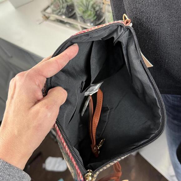 Cute NWTs Women’s Purse - Picture 6 of 9